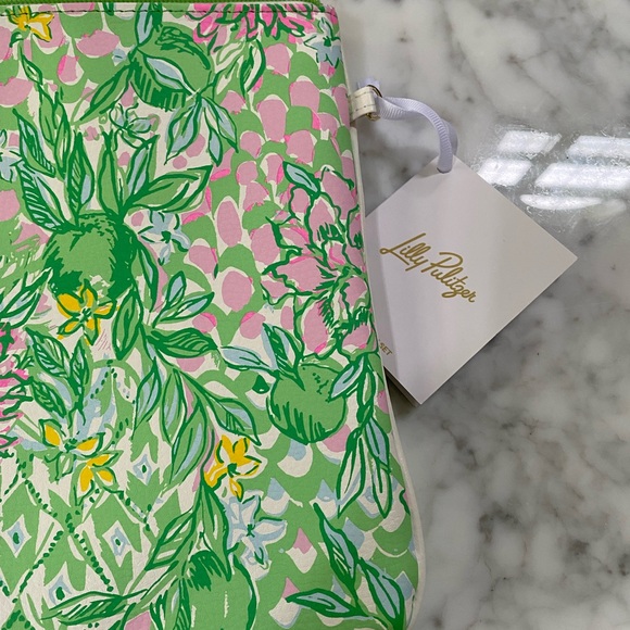 Lilly Pulitzer Vibrant Green and Pink Leafy Tech Pouch - Picture 4 of 7